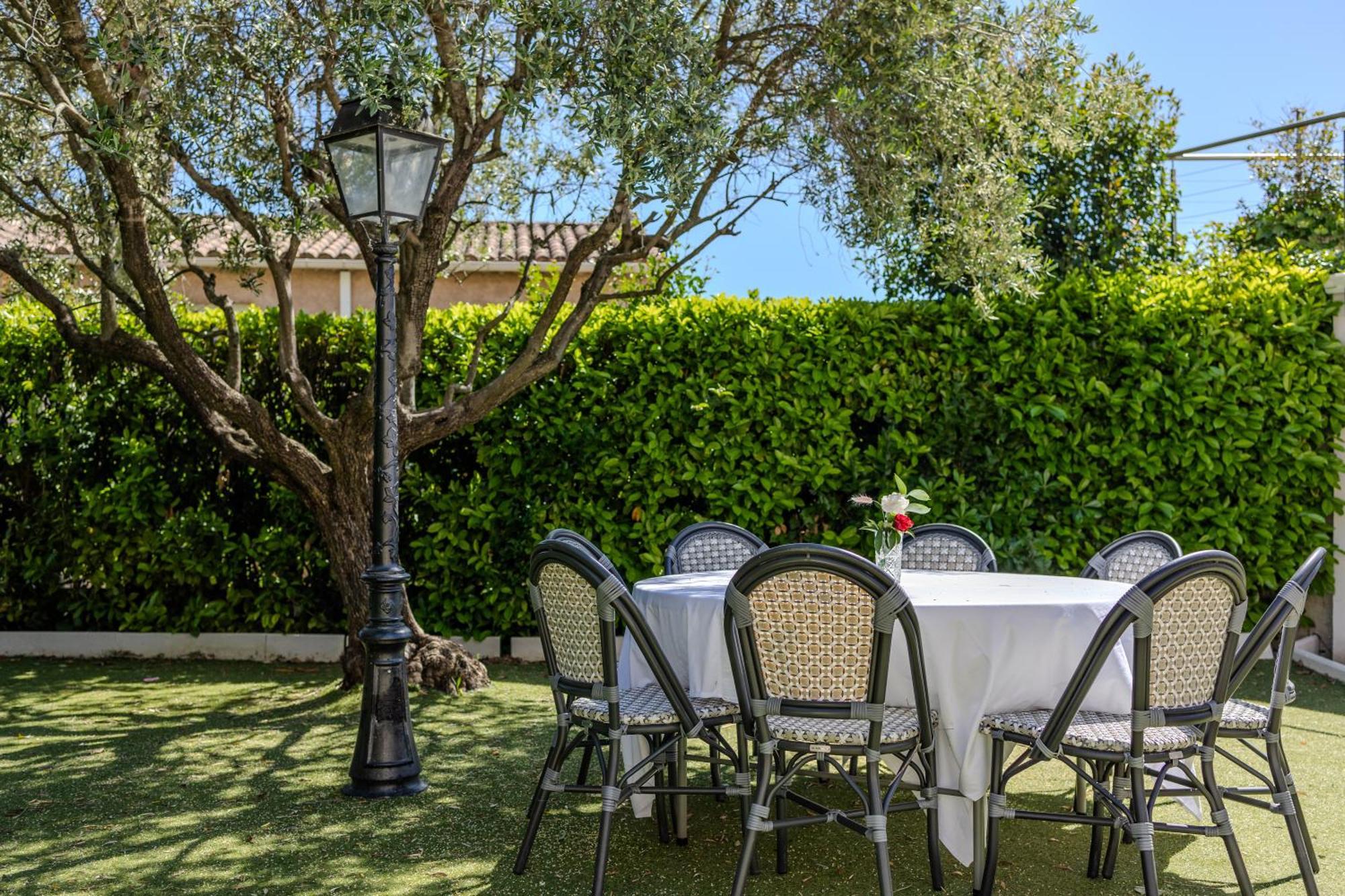 Hotel & Restaurant Perla Riviera Villeneuve-Loubet Exterior foto